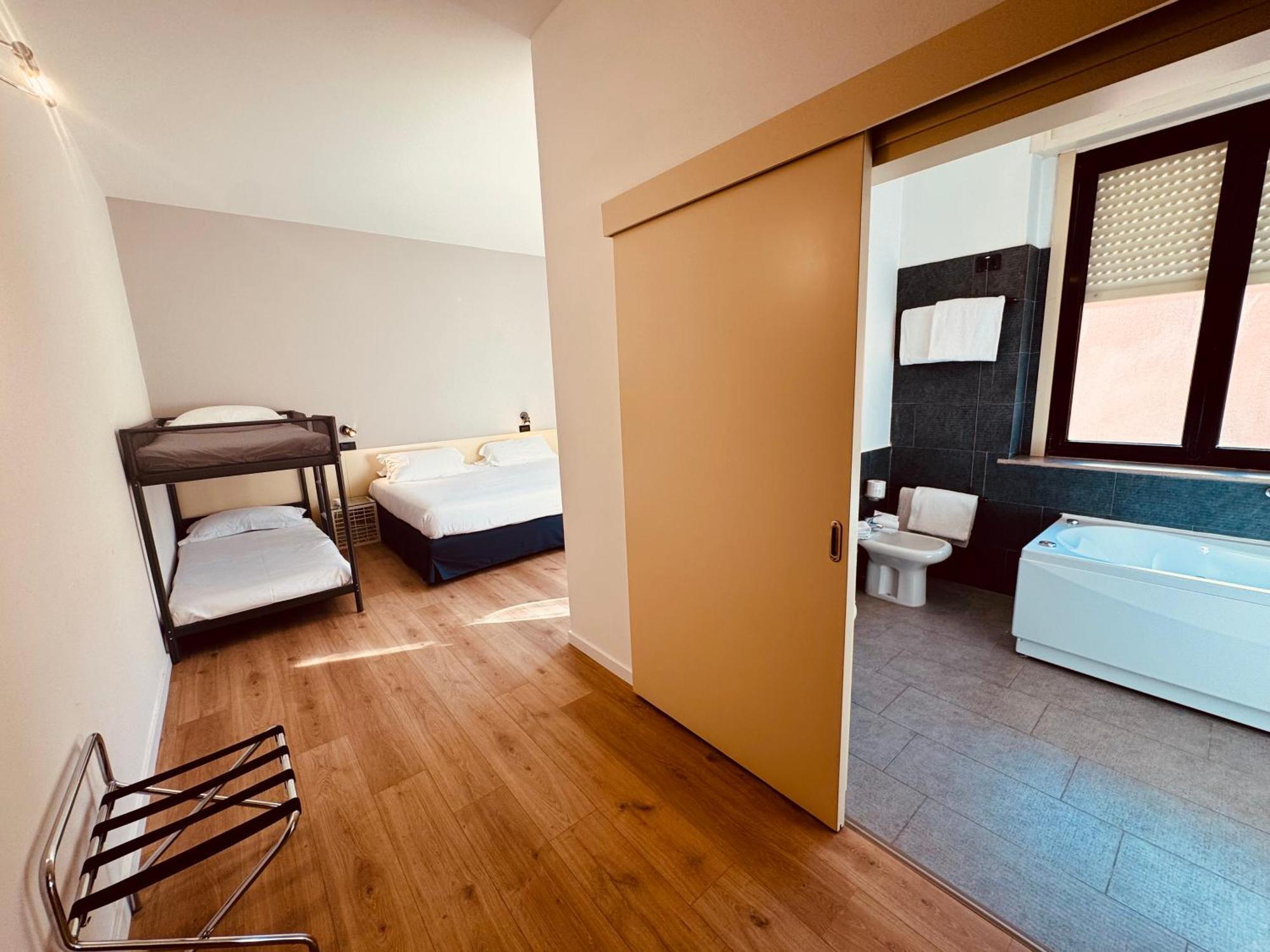 Hotel Pex 만토바 외부 사진